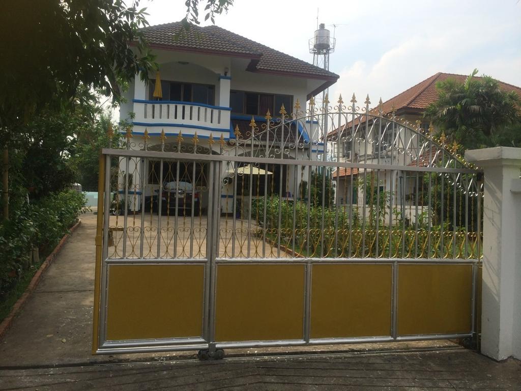 Home Baan Chiang Mai Bagian luar foto